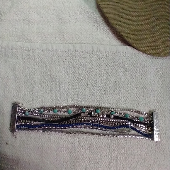 Silvertone blue black wide multi layer chain bracelet - Picture 3 of 9